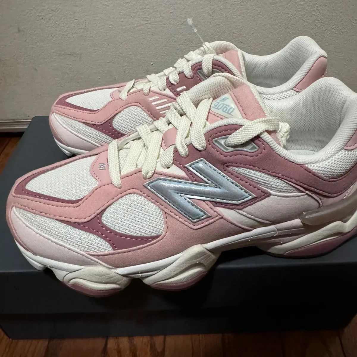 New Balance 9060 Rose Pink