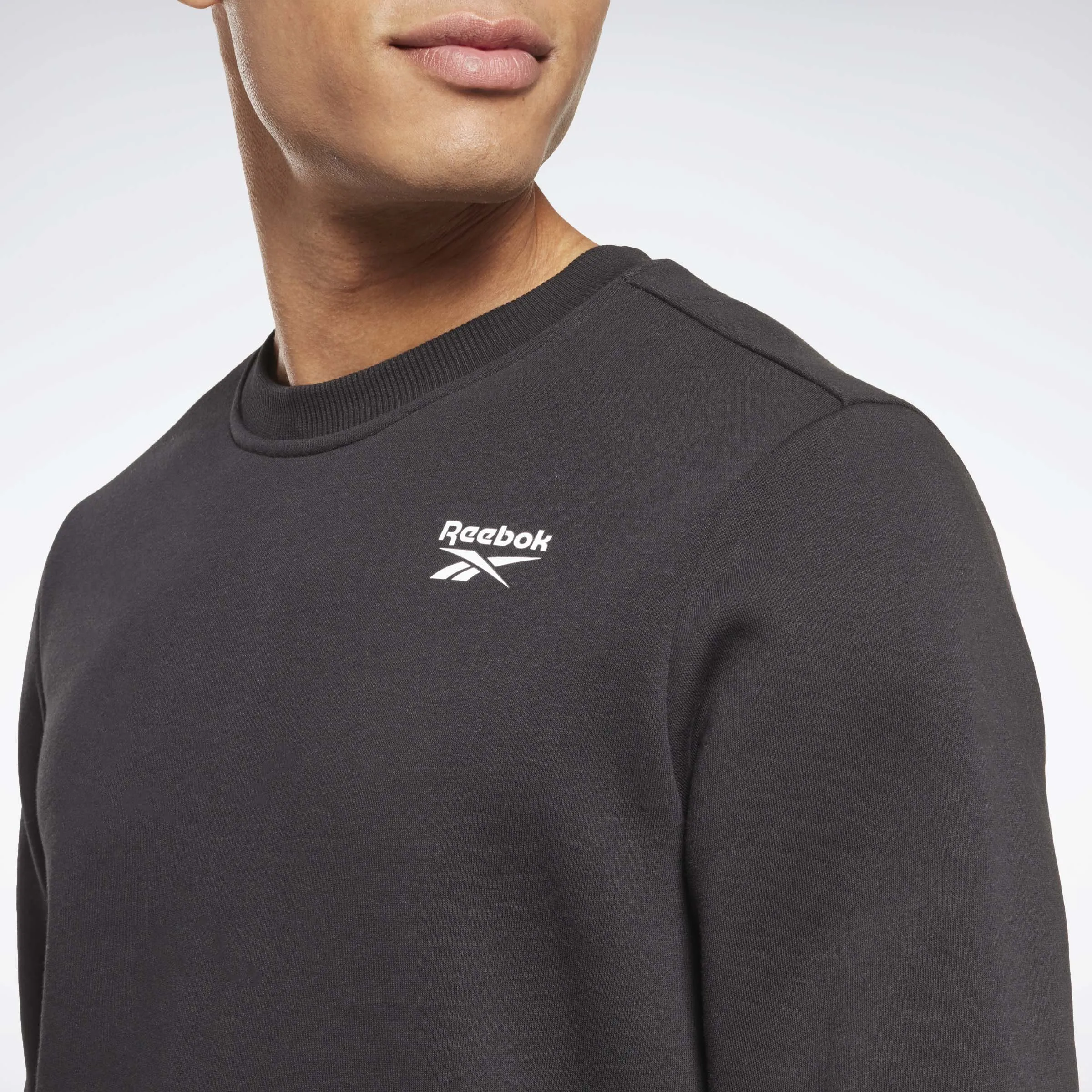 Reebok Identity Fleece Vector Crew Sweatshirt Black