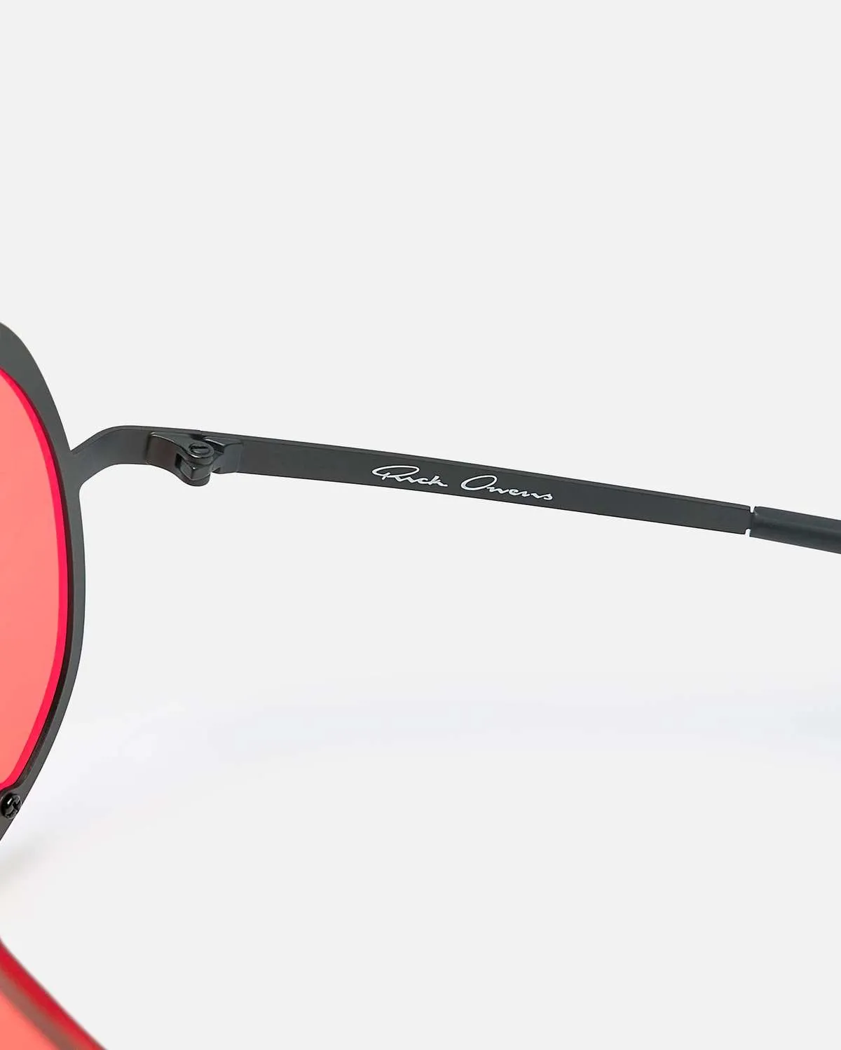 Shield Sunglasses - Black/Red