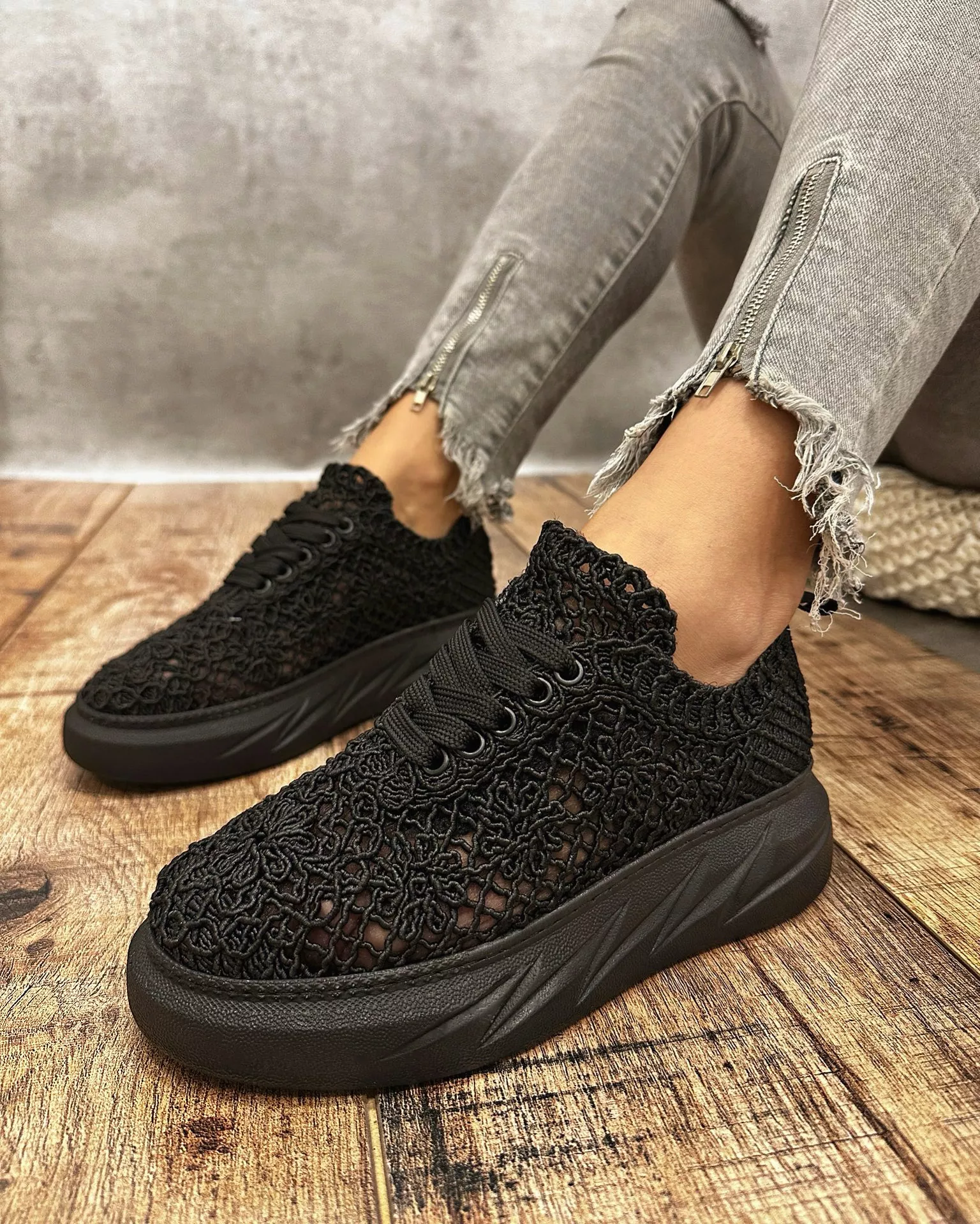 Women sneakers E406 - BLACK